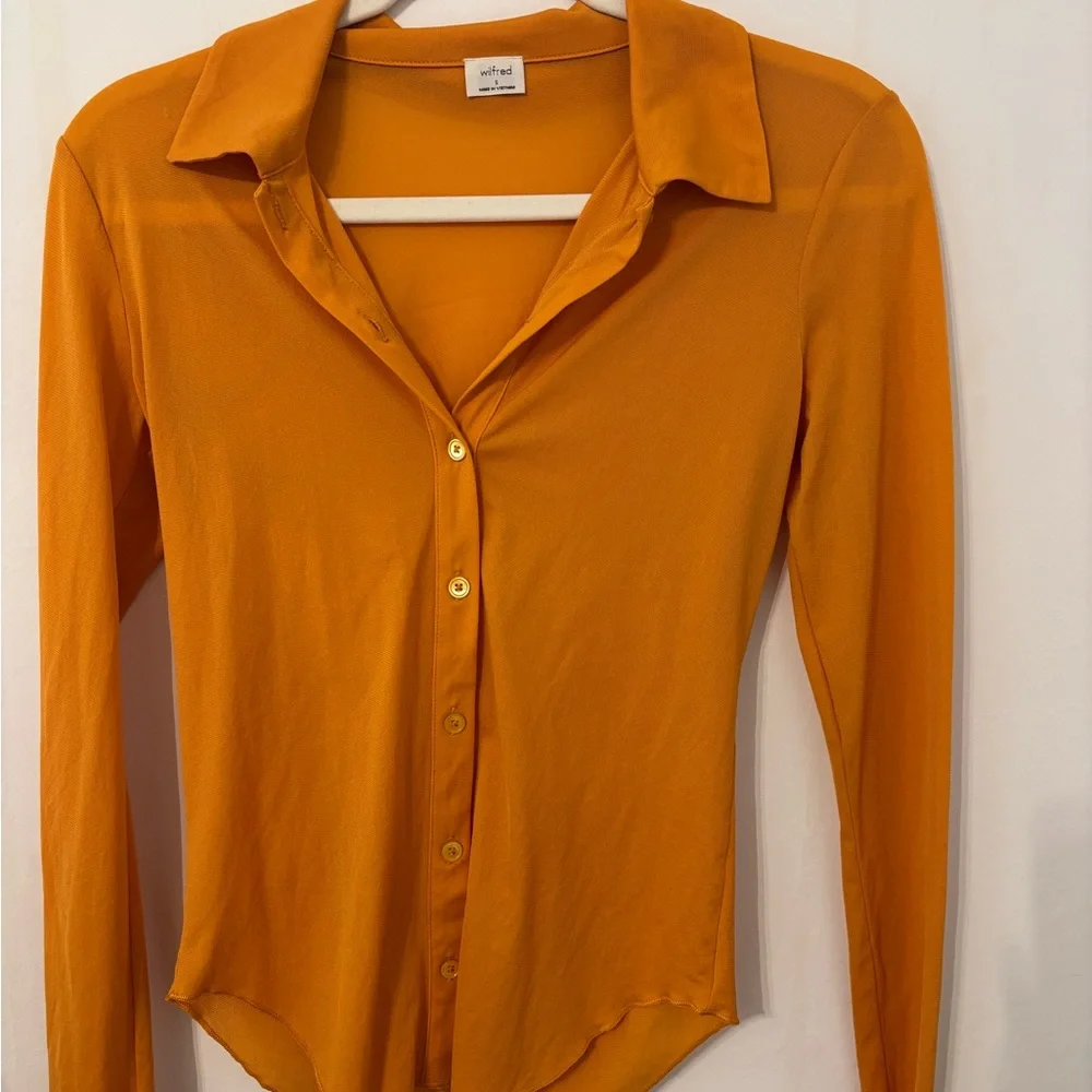 Aritiza Wilfred POSE HIP LONGSLEEVE
Mesh Orange - Picture 2 of 4